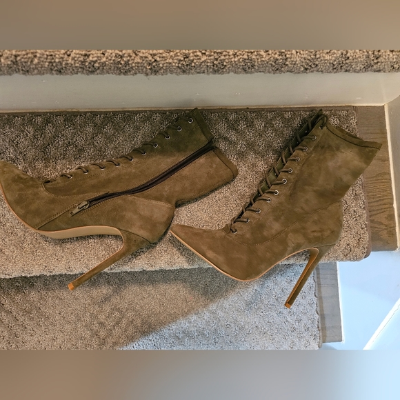 Steve Madden Olive Green Faux Suede Ankle Boot - Picture 2 of 3